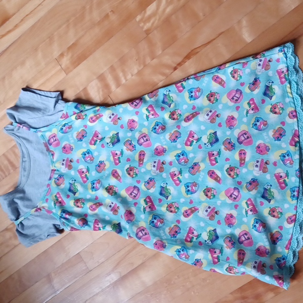Two pieces of dress Shopkins size 8